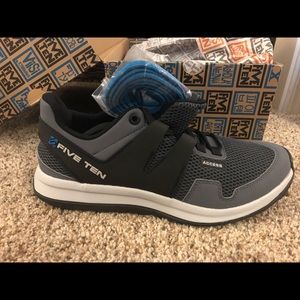 FIVE TEN access mesh (men’s) Brand new!!